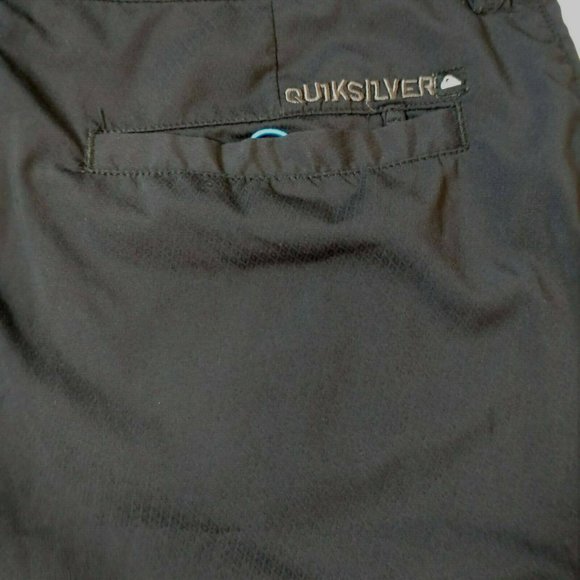 Quicksilver Black Board Shorts Size 32 - Picture 3 of 9